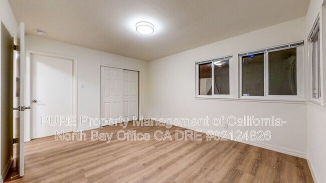 Building Photo - 2450 Grosse Ave