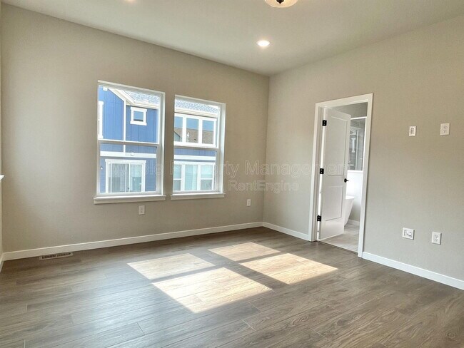 Building Photo - 361 Fox Ln