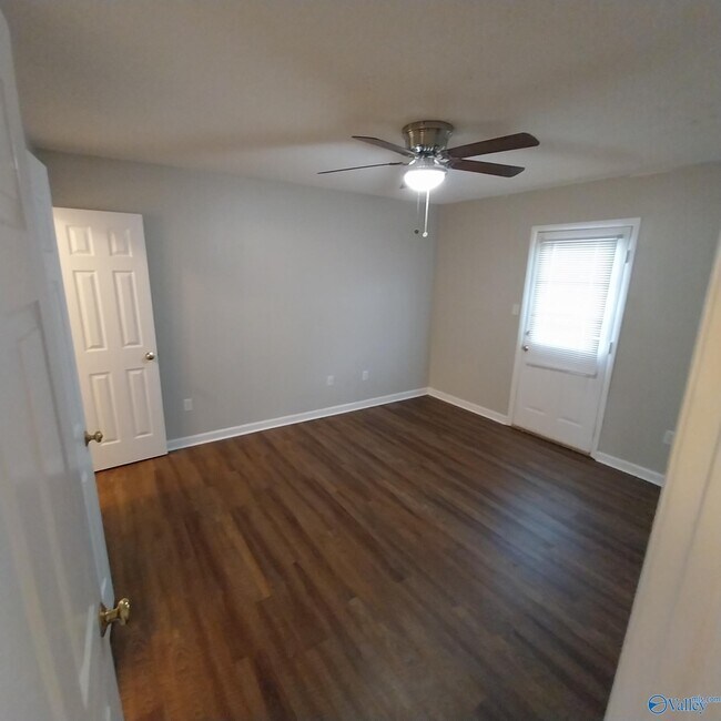 Building Photo - 12009 Sugar Mill Cir