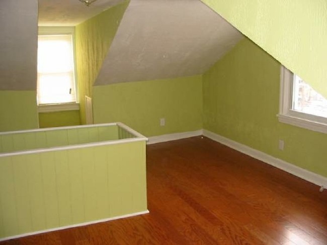 3rd Floor Bedroom - 3706 Mintwood St