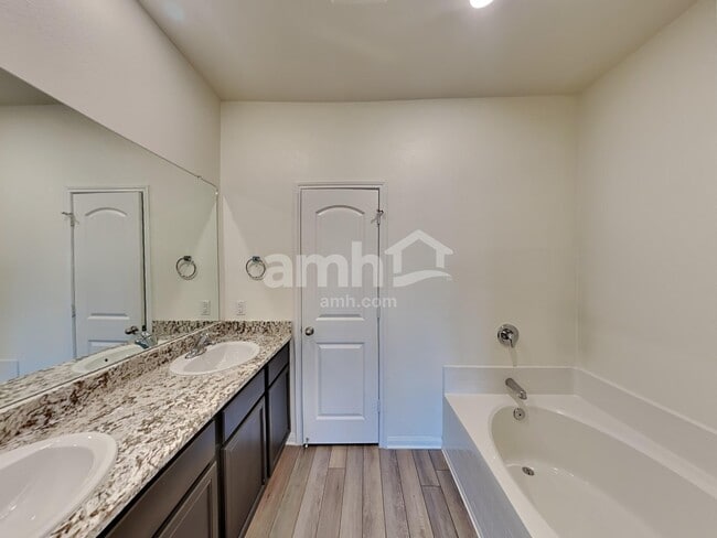 Building Photo - 1246 Treeta Trail