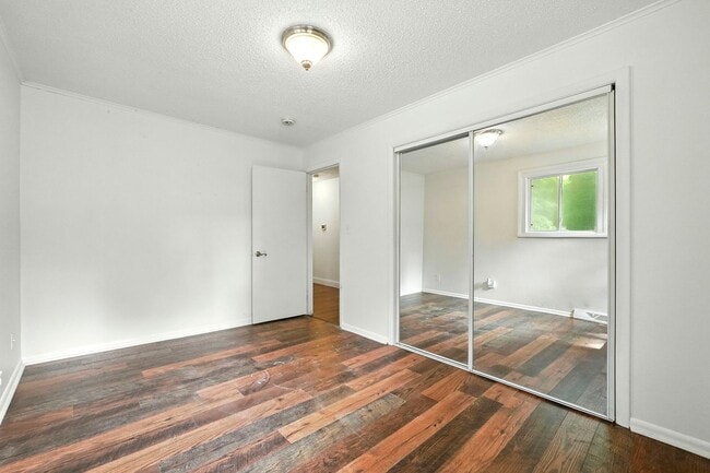 Building Photo - NEW LISTING! 3 BED/2 BATH HOUSE!
