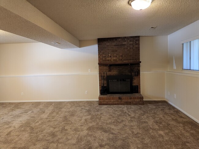 Building Photo - 4325 W 23rd St