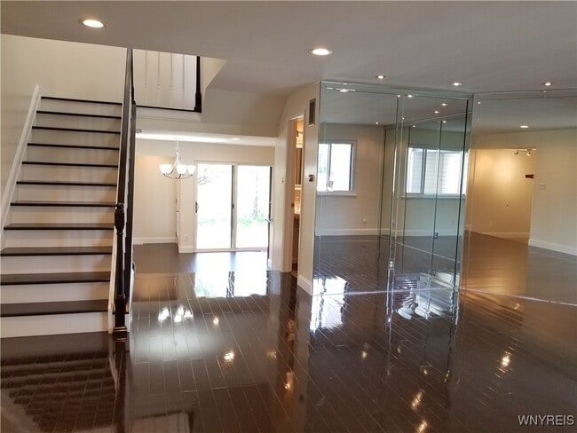 Building Photo - 807 Red Fern Ct