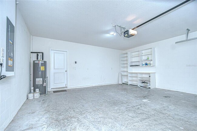 Building Photo - 1382 Crescent Hoop Wy