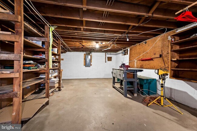 Building Photo - 16811 Ridge Rd