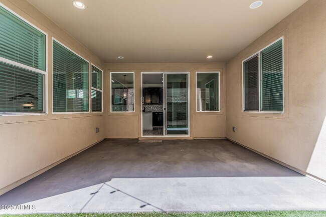 Building Photo - 7138 W Kent Dr