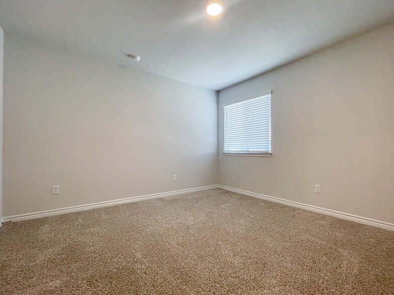 Building Photo - 5700 Foggy Lagoon Dr