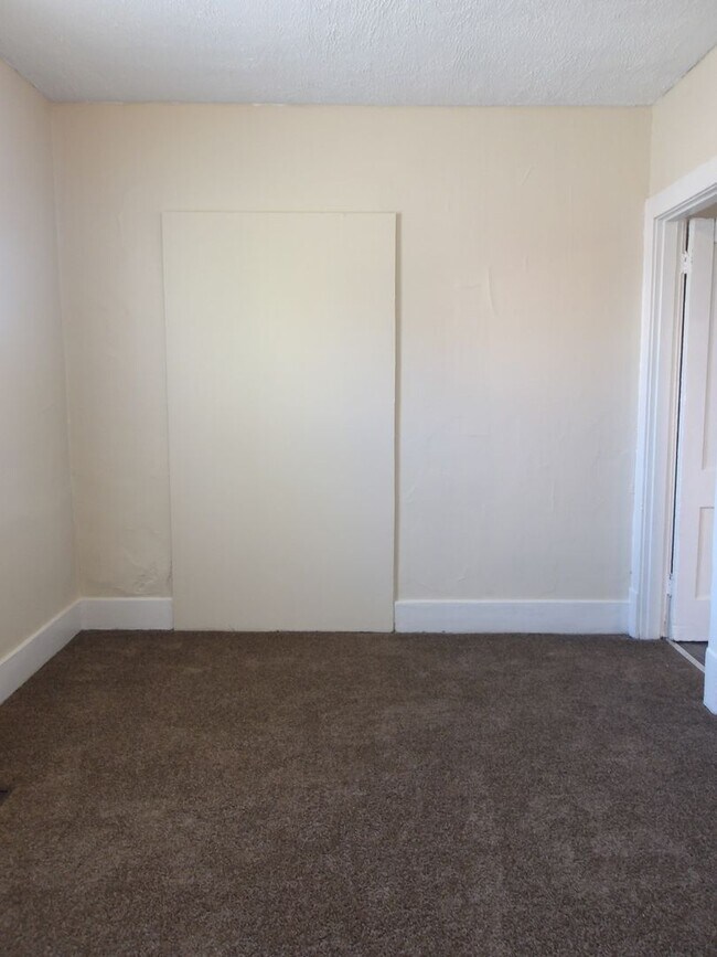 Building Photo - 538 N 26th St