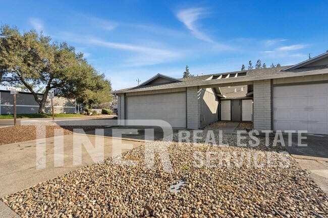 Building Photo - 9282 Corinthian Cir