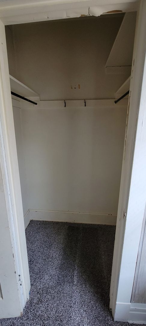 Building Photo - AVAILABLE JUNE - 4 Bed 1 Bath Located In East Hillside