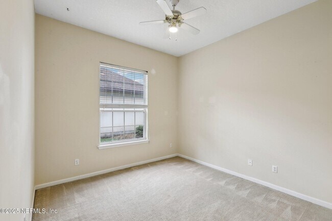 Building Photo - 2260 Harbor Lake Dr