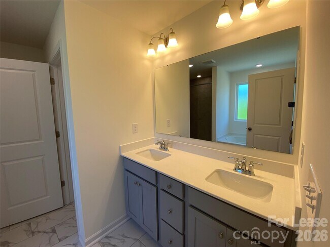 Building Photo - 1326 Harleston St