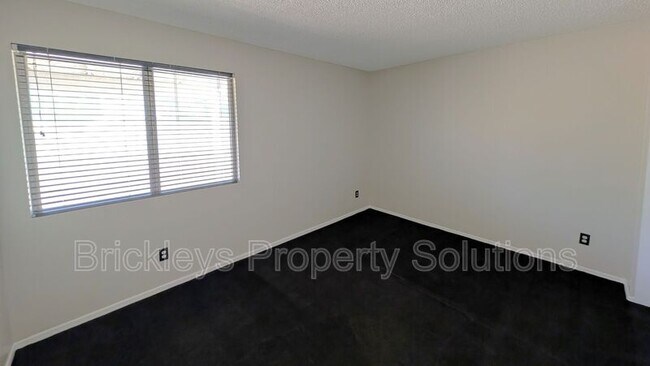 Building Photo - 1878 E Sheffield Ct