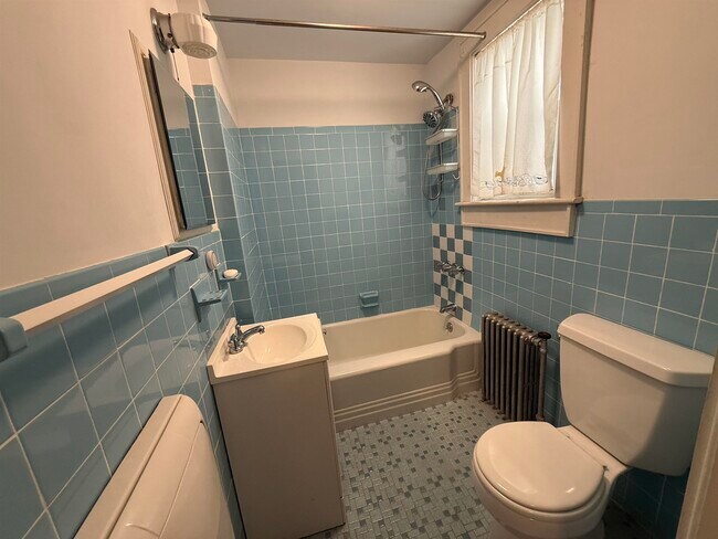 Building Photo - 381 Liberty Ave