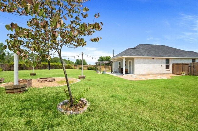 Building Photo - 31711 Azzaro Cir
