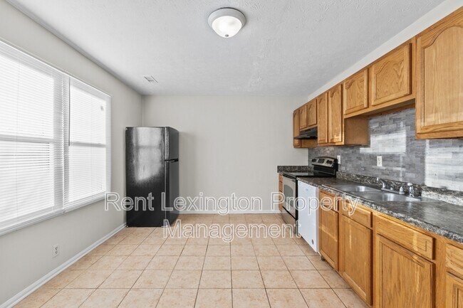 Building Photo - 608 McCurdy Ct