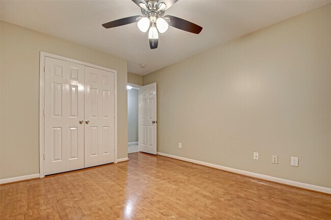 Building Photo - 4611 Summer Lakes