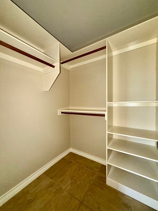 Building Photo - 408 Shiloh Dr