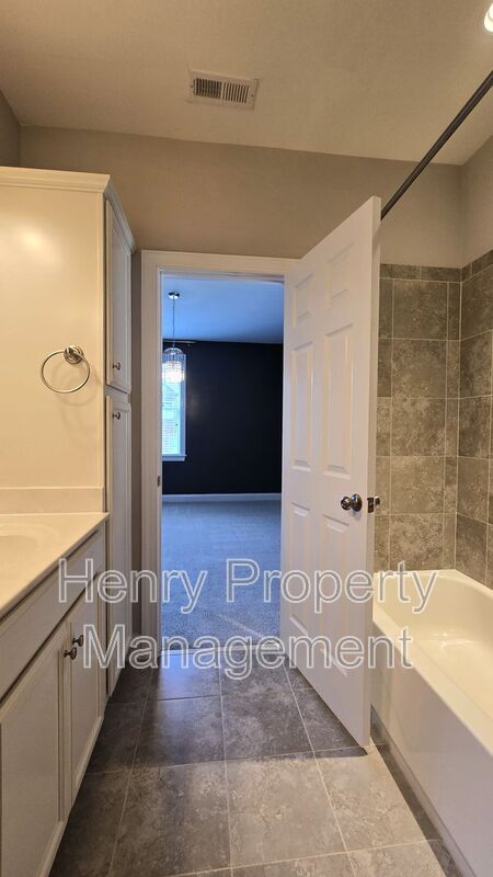 Building Photo - 1531 Yarborough Park Dr
