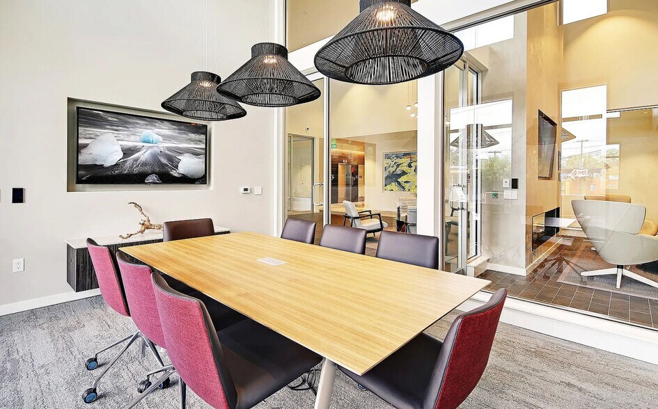 Building Photo - 125 Boren Ave S