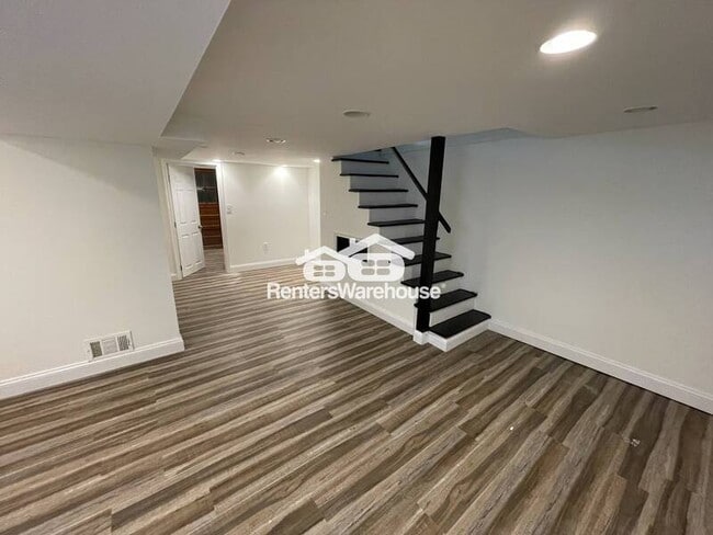 Building Photo - 128 Wiltshire Rd