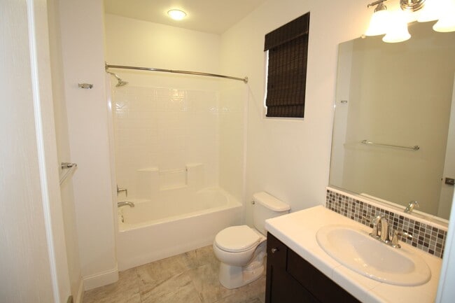 Building Photo - 2102 Makenna Dr