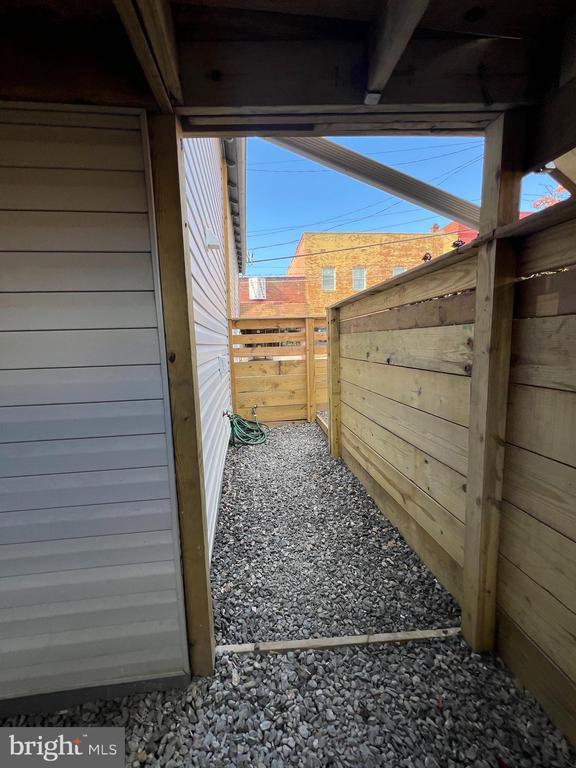 Building Photo - 328 Virginia Ave