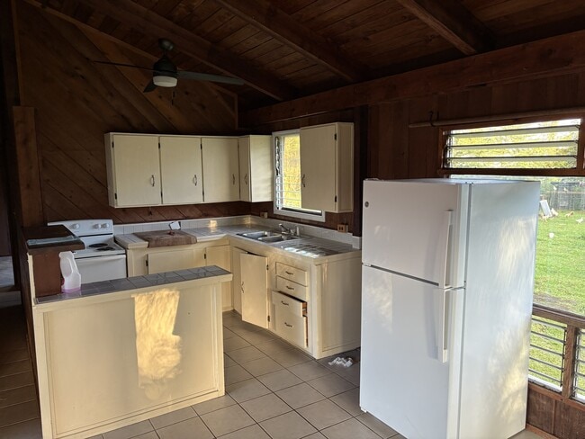 Building Photo - 16-2065-2065 Lauhala Dr