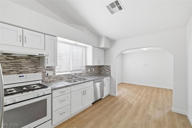 Building Photo - 3869 Birchview Ct