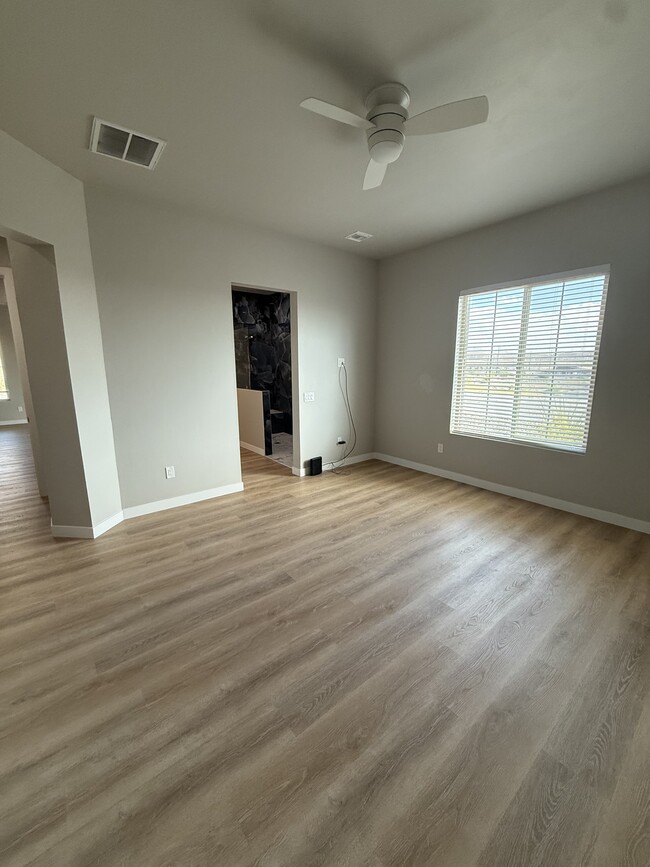 Building Photo - 1367 Harker Ct