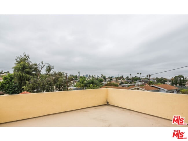 Building Photo - 705 N Dillon St