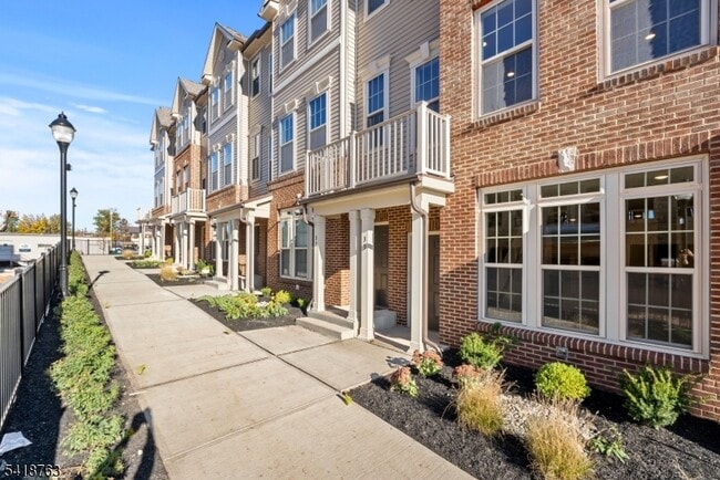 Building Photo - 39 Robeson St