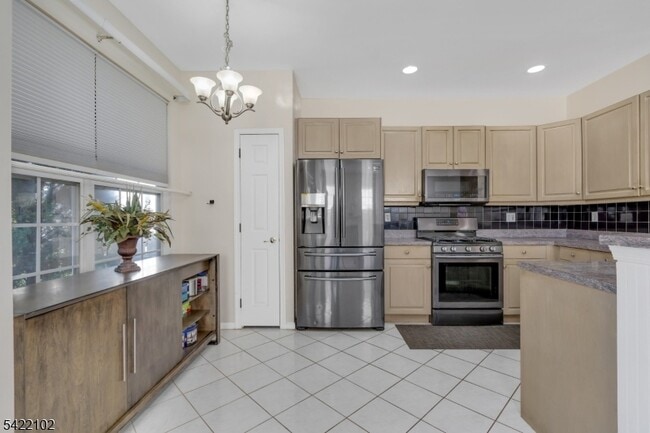 Building Photo - 49 Gordon Cir