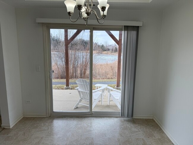 Building Photo - 111 W Chatham Ln