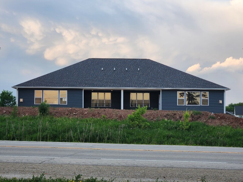 Building Photo - N973-N975 S Magdalyn Ct