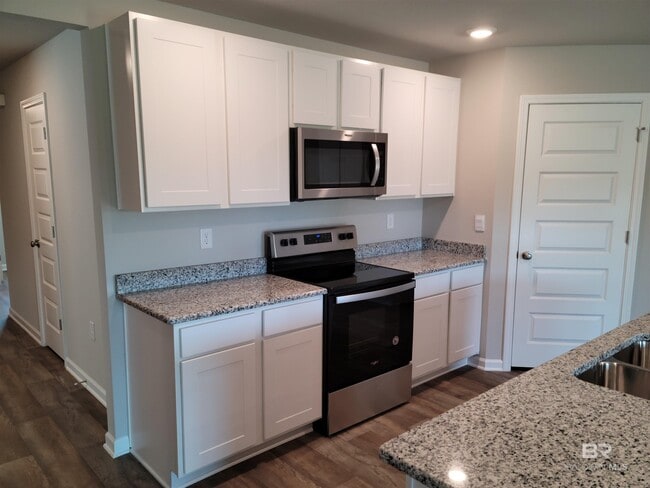 Building Photo - 23144 Shadowridge Dr