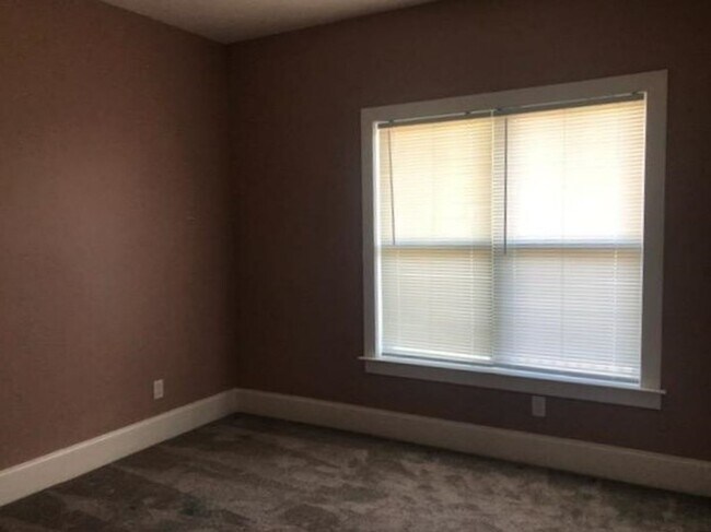 Building Photo - 3 Bed, 2 Bath Unfurnished home in Hampstead - Cross Creek Community