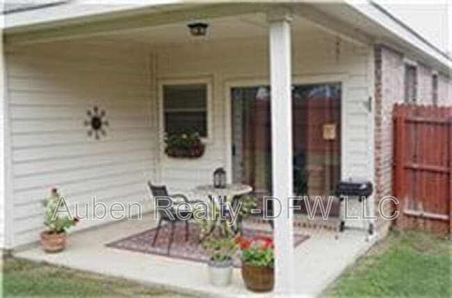 Building Photo - 532 Baverton Ln