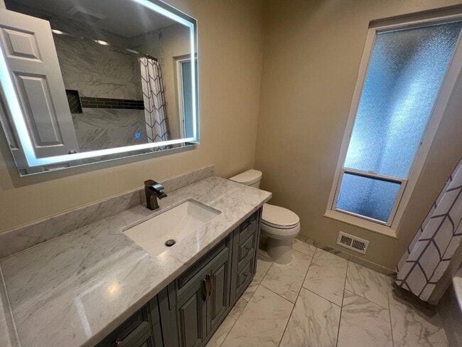 Building Photo - 2975 Fahrner Ct