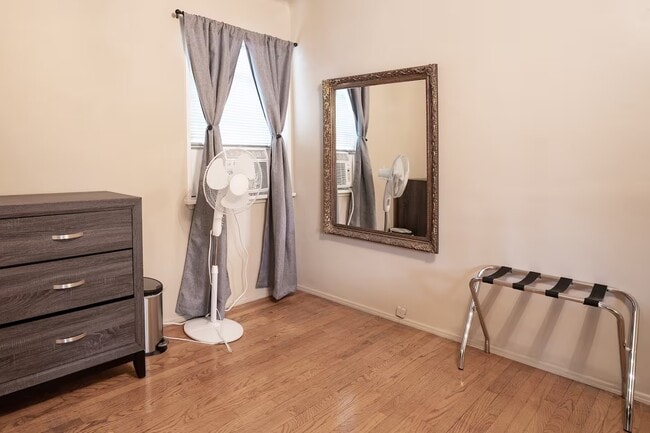 Building Photo - 2302 Loy Ln