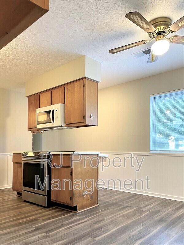 Building Photo - 4575 Buffer Dr