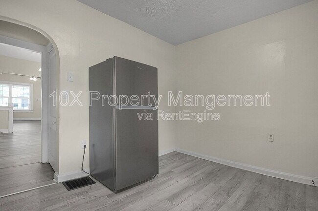 Building Photo - 1085 E 17th Ave