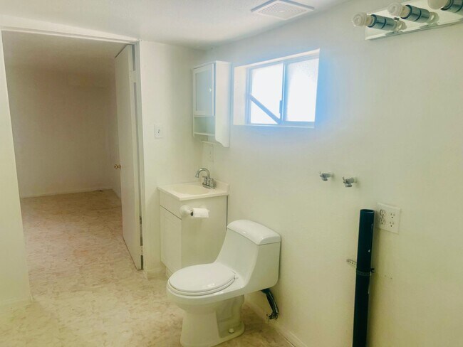 Building Photo - Charming 3-Bedroom Home including 250sqft ...