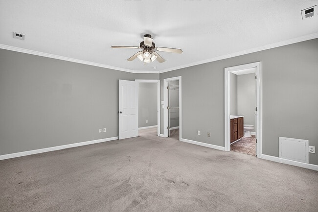 Building Photo - 217 Stagecoach Dr