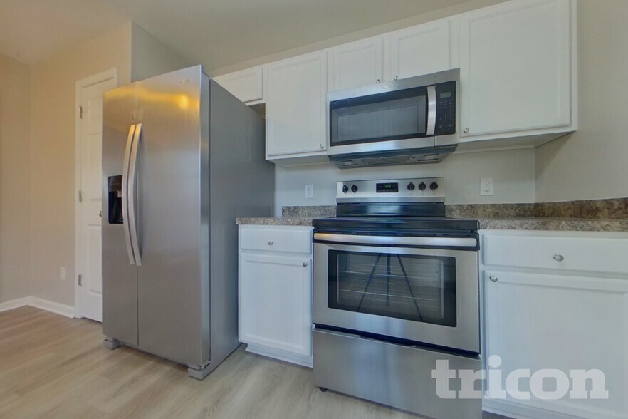 Building Photo - 403 Parkstone Ct