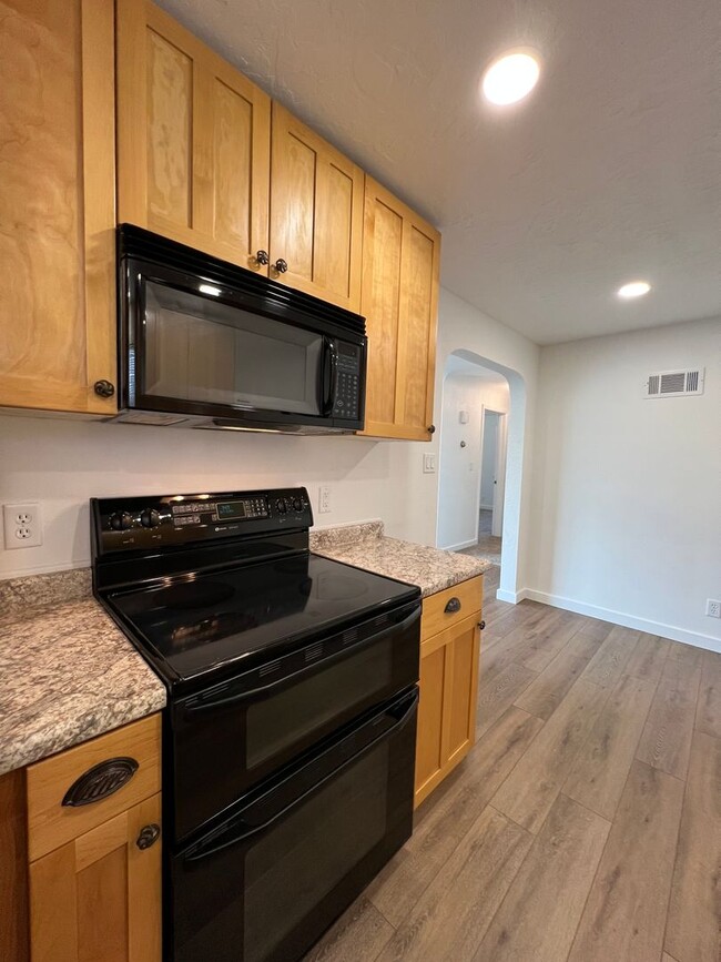 Building Photo - 545be
