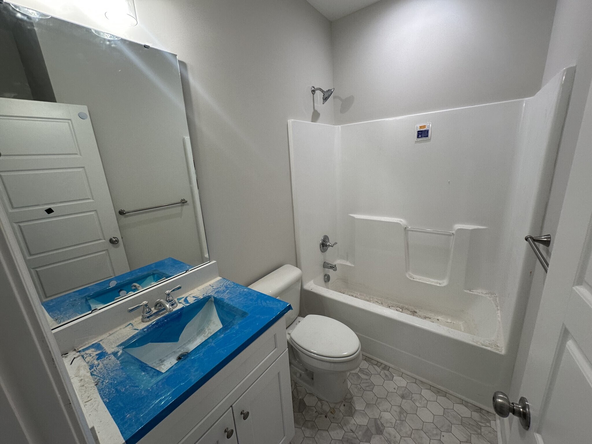 Building Photo - 411 Creeks Edge Dr