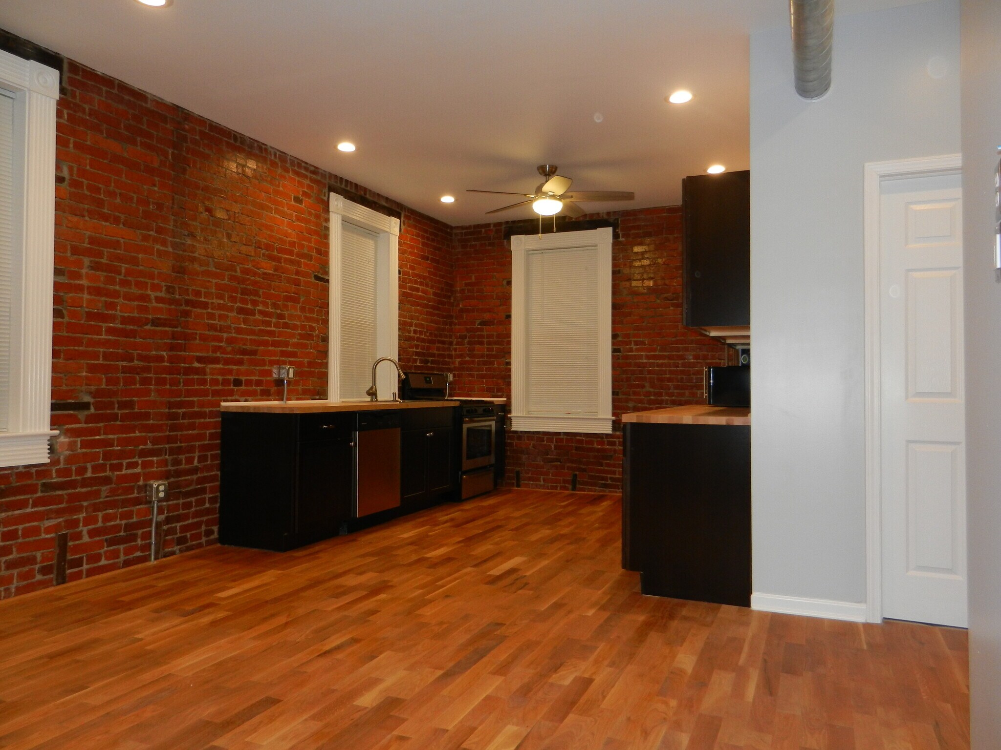 big and open - 657 Evergreen Rd