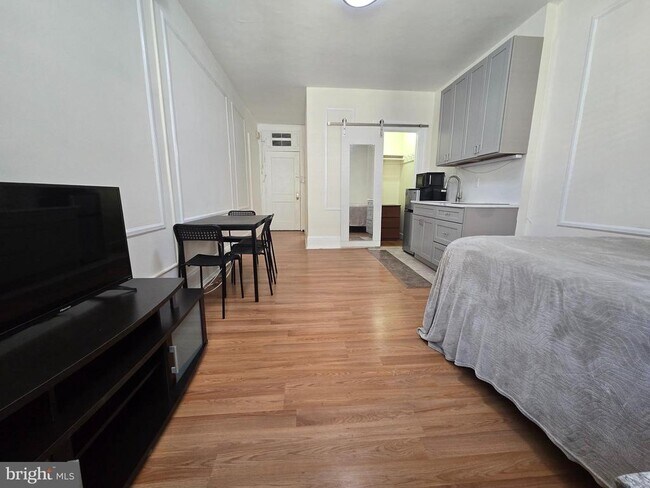 Building Photo - 1324 Locust St